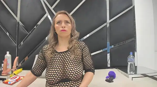 Snapshot of Adara__89 chatting on 01-25-25, 02:58 Adara 89 online show from 01-25-25, 02:58