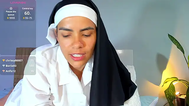 ClaraMariaMon online show from 12-17-24, 10:00