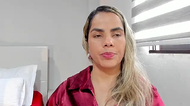 ClaraMariaMon online show from 05-11-26, 06:49