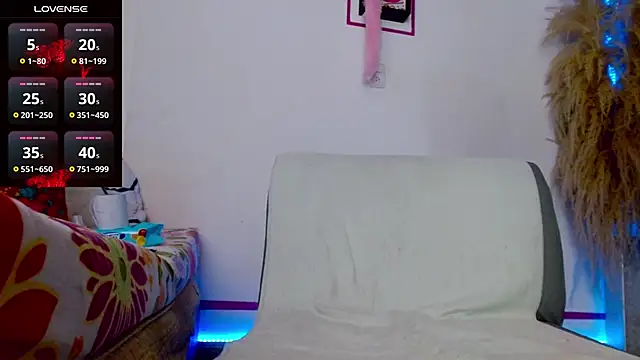 Snapshot of sara-bbc-dominant chatting on 12-12-24, 03:43 sara-bbc-dominant online show from 12-12-24, 03:43