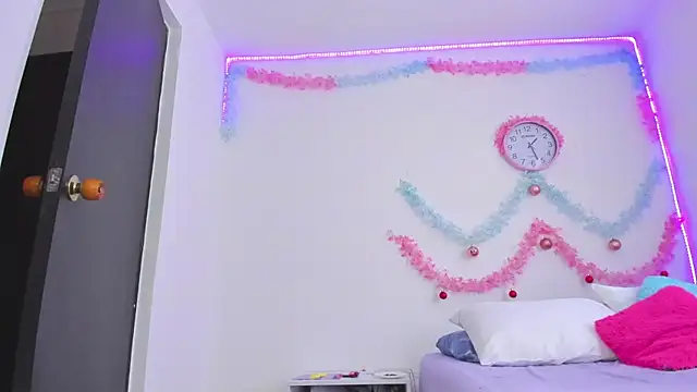 Miah Smiithh online show from 12-24-24, 06:28
