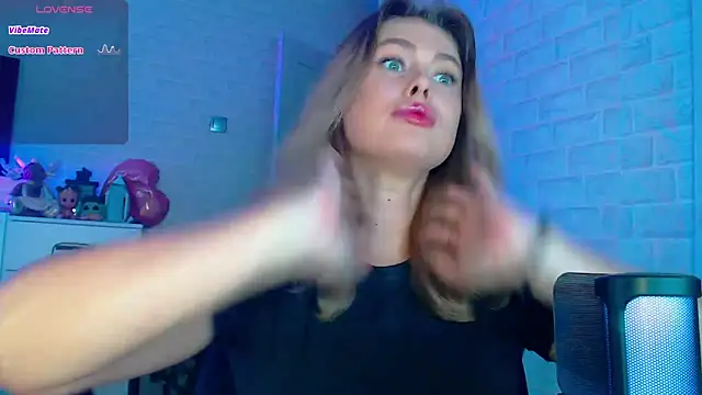 SuchCute online show from 02-25-25, 01:52