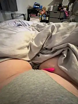 honeyyy24 online show from 12-10-24, 07:32