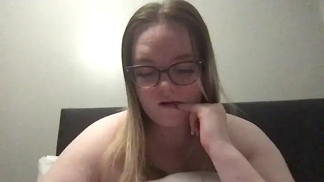 honeyyy24 online show from 09-23-25, 09:07