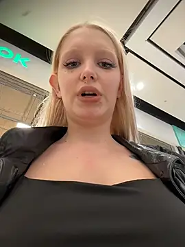 Snapshot of Milkyy_wway chatting on 03-03-26, 07:14 Milkyy wway online show from 03-03-26, 07:14