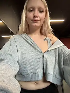 Snapshot of Milkyy_wway chatting on 03-14-26, 05:13 Milkyy wway online show from 03-14-26, 05:13