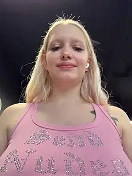 Snapshot of Milkyy_wway chatting on 03-16-26, 06:17 Milkyy wway online show from 03-16-26, 06:17