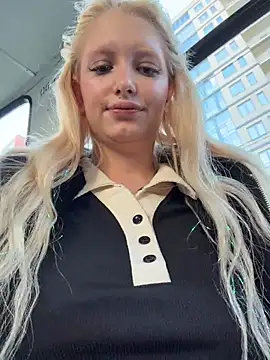 Snapshot of Milkyy_wway chatting on 03-21-26, 08:19 Milkyy wway online show from 03-21-26, 08:19