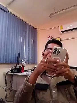 EnriquePersian197 online show from 01-09-25, 04:06