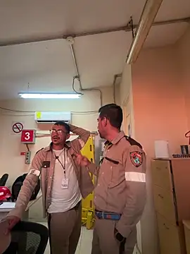 Snapshot of EnriquePersian197 chatting on 02-21-26, 12:11 EnriquePersian197 online show from 02-21-26, 12:11