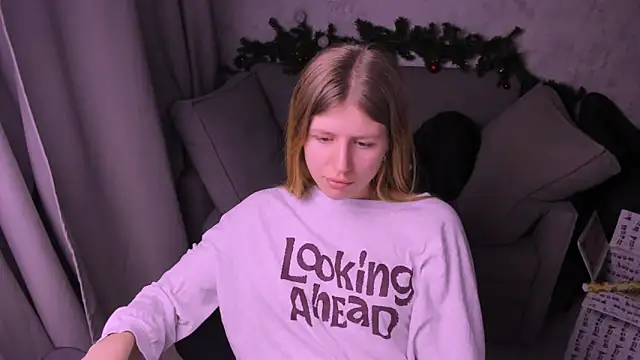 kirraa  online show from 12-21-24, 11:02