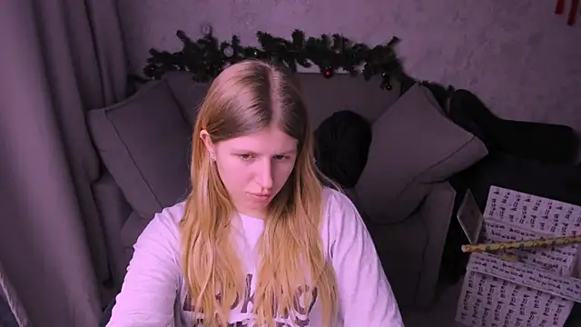 kirraa  online show from 12-22-24, 02:06