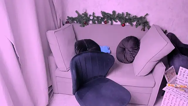 kirraa  online show from 12-22-24, 10:15