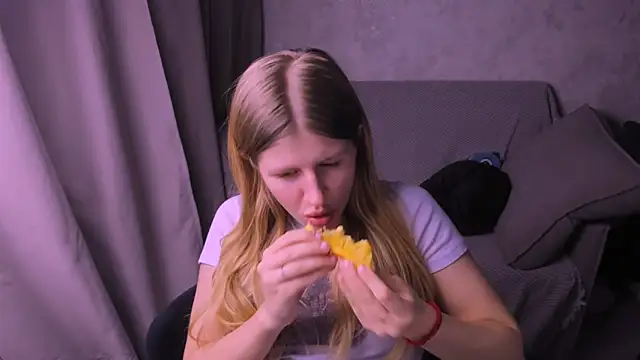 kirraa  online show from 01-19-25, 10:49