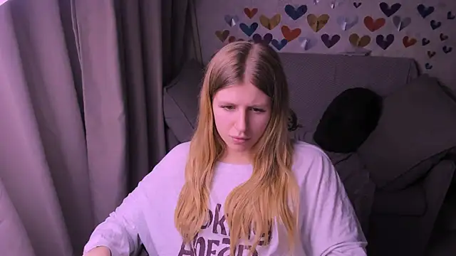 kirraa  online show from 02-15-25, 10:42