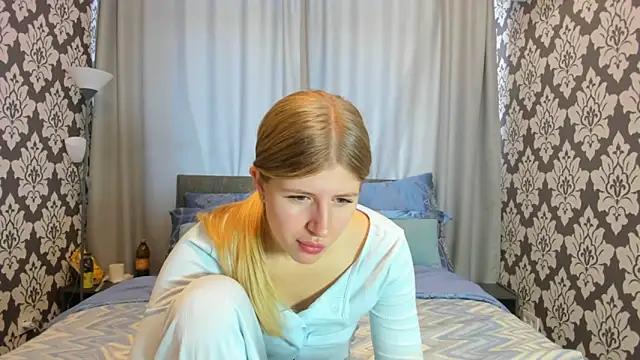 kirraa  online show from 09-27-25, 12:10