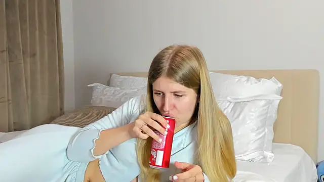 kirraa  online show from 12-21-25, 08:38