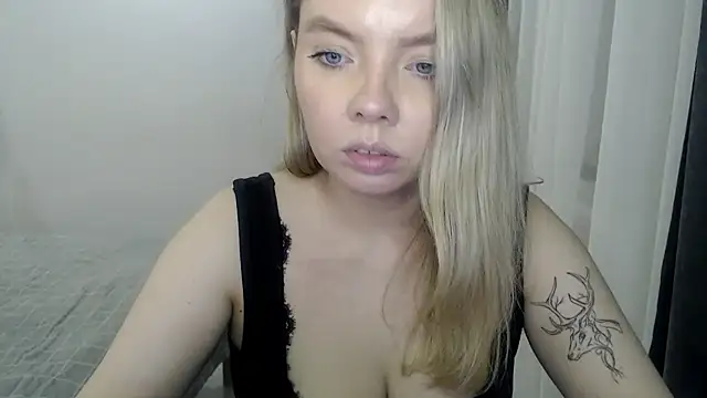Snapshot of PolinaXXXJones chatting on 01-17-25, 04:04 PolinaXXXJones online show from 01-17-25, 04:04