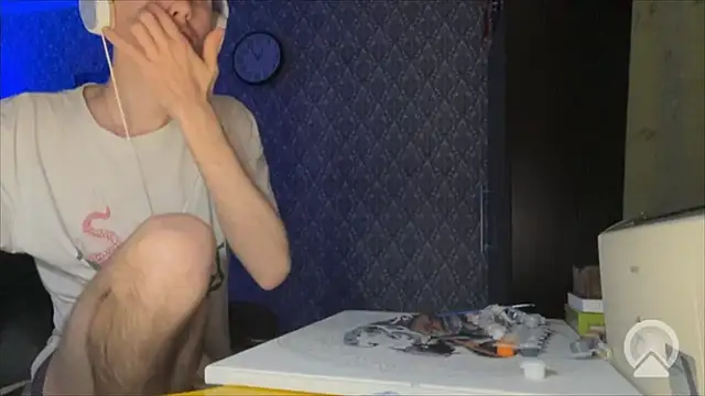 Snapshot of Aki-Laky chatting on 12-22-25, 07:55 Aki-Laky online show from 12-22-25, 07:55