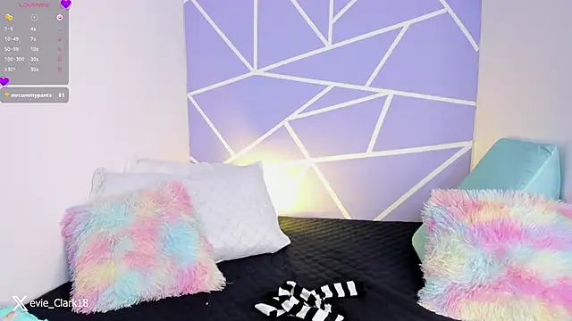 Evie Clark online show from 12-07-24, 08:49