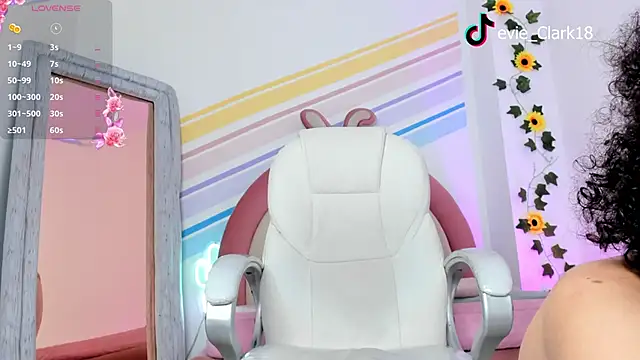 Evie Clark online show from 03-04-25, 07:43