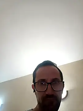 Snapshot of Porco81cazzo chatting on 11-13-25, 11:36 Porco81cazzo online show from 11-13-25, 11:36