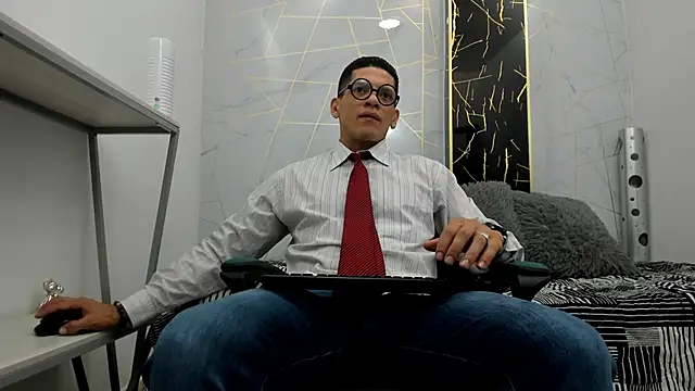 Snapshot of Steven_x94 chatting on 09-25-25, 12:31 Steven x94 online show from 09-25-25, 12:31