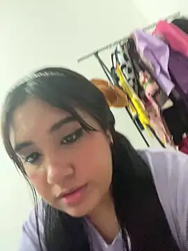 Snapshot of melyescobar chatting on 12-17-24, 12:00 melyescobar online show from 12-17-24, 12:00