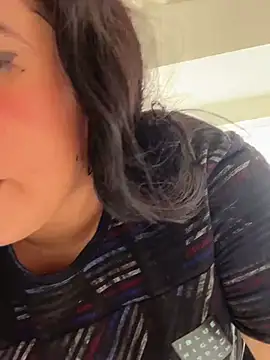 Snapshot of melyescobar chatting on 12-25-24, 03:06 melyescobar online show from 12-25-24, 03:06