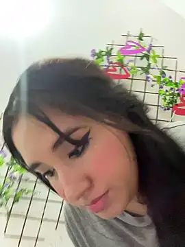 Snapshot of melyescobar chatting on 03-07-25, 12:12 melyescobar online show from 03-07-25, 12:12