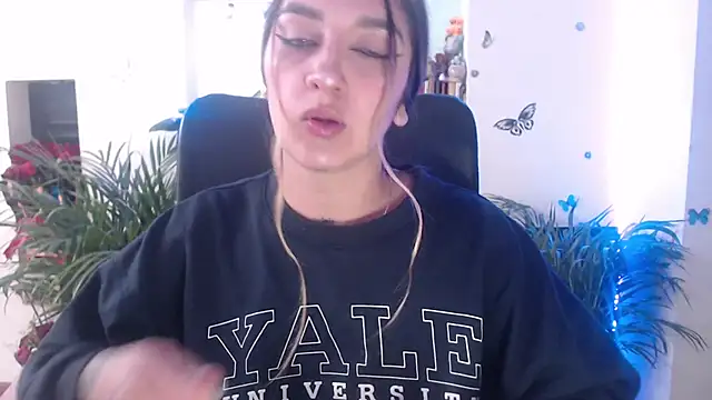 Lia-mitch online show from 04-30-26, 06:47