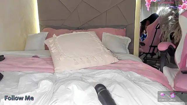 Snapshot of haileylovee2 chatting on 02-21-25, 03:01 haileylovee2 online show from 02-21-25, 03:01