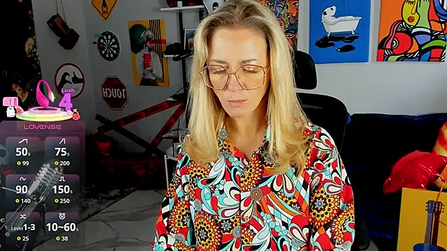 Snapshot of LadyIzabel chatting on 05-11-26, 05:46 LadyIzabel online show from 05-11-26, 05:46