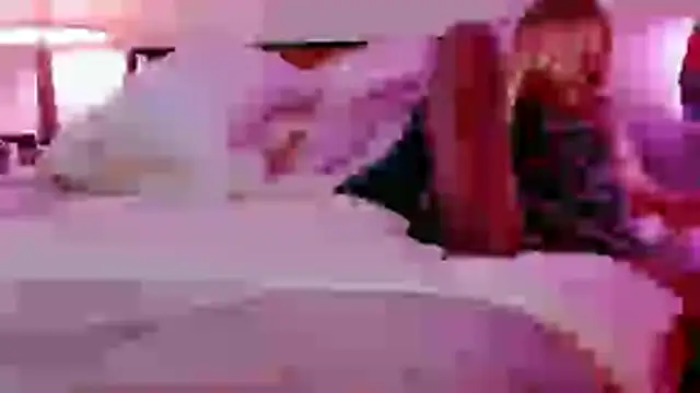 NinasNylonz online show from 10-11-25, 04:12