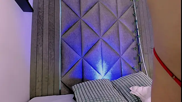 BriaConner  online show from 11-03-25, 01:40