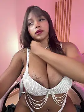 MadeleineSanez online show from 04-15-26, 09:04