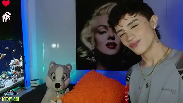 maxiy 001 online show from 01-16-25, 07:17