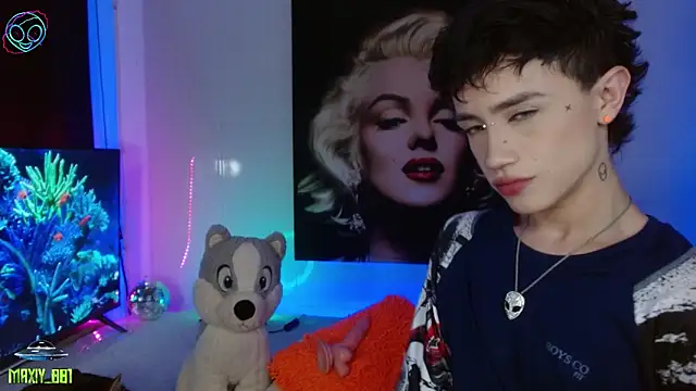 maxiy 001 online show from 02-24-25, 06:38