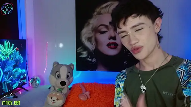 maxiy 001 online show from 02-26-25, 07:38