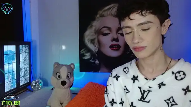 maxiy 001 online show from 03-17-25, 04:51