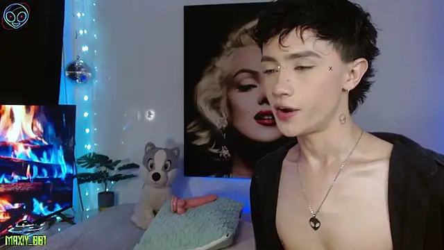 maxiy 001 online show from 01-10-26, 06:37