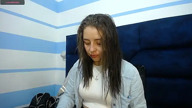 Snapshot of _isaabellaa chatting on 02-08-25, 11:33 isaabellaa online show from 02-08-25, 11:33