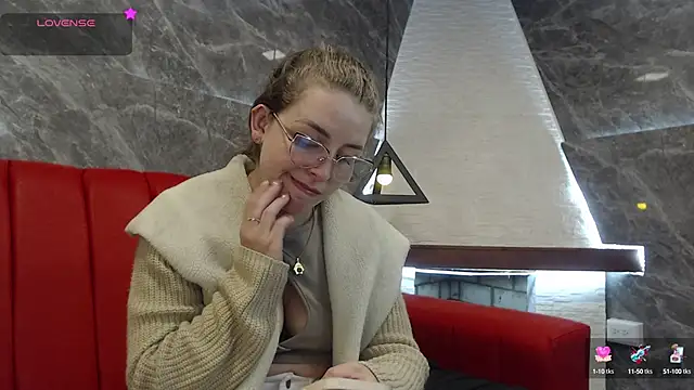 Snapshot of _isaabellaa chatting on 02-19-25, 02:44 isaabellaa online show from 02-19-25, 02:44