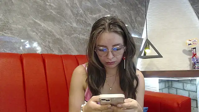 Snapshot of _isaabellaa chatting on 03-08-25, 02:19 isaabellaa online show from 03-08-25, 02:19