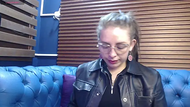 Snapshot of _isaabellaa chatting on 03-20-25, 11:27 isaabellaa online show from 03-20-25, 11:27