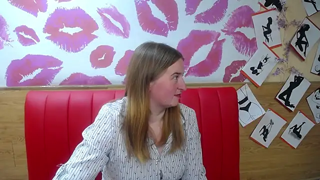 Snapshot of FreyaDak chatting on 09-26-25, 05:06 FreyaDak online show from 09-26-25, 05:06