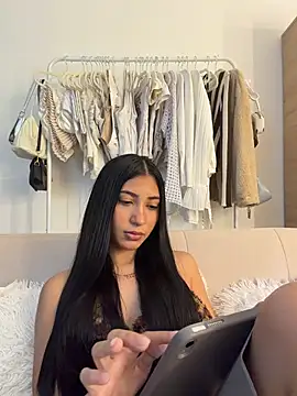 Sweetnaughtygirl  online show from 03-01-26, 09:50