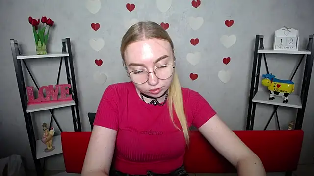 BeatriceFly online show from 12-12-24, 09:08