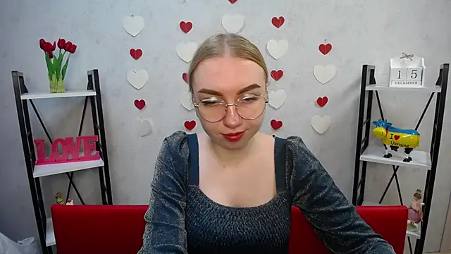 BeatriceFly online show from 12-15-24, 10:50
