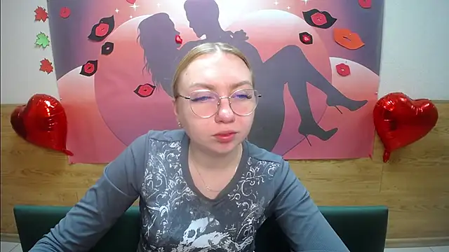 Snapshot of BeatriceFly chatting on 10-04-25, 05:49 BeatriceFly online show from 10-04-25, 05:49